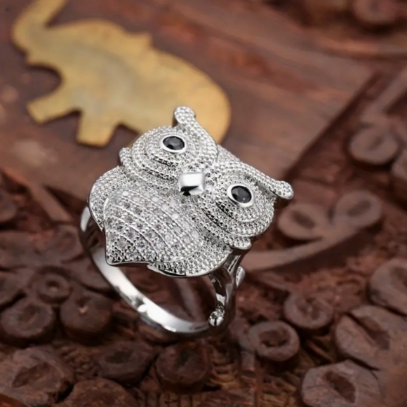 Adorable simulated diamonds & onyx Owl ring, Sz.9 - Picture 2 of 3
